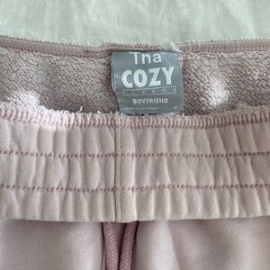 TNA Cozy Fleece Boyfriend Mid-Thigh Sweat-shorts